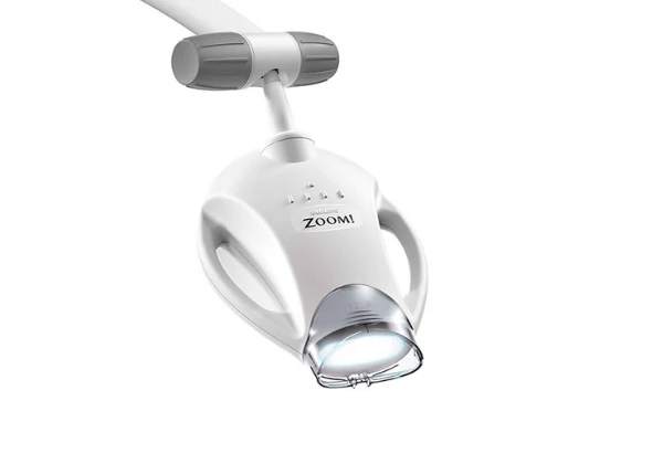 Lámpara de blanqueamiento dental Philips Zoom en Orthocare dental, Boadilla del Monte