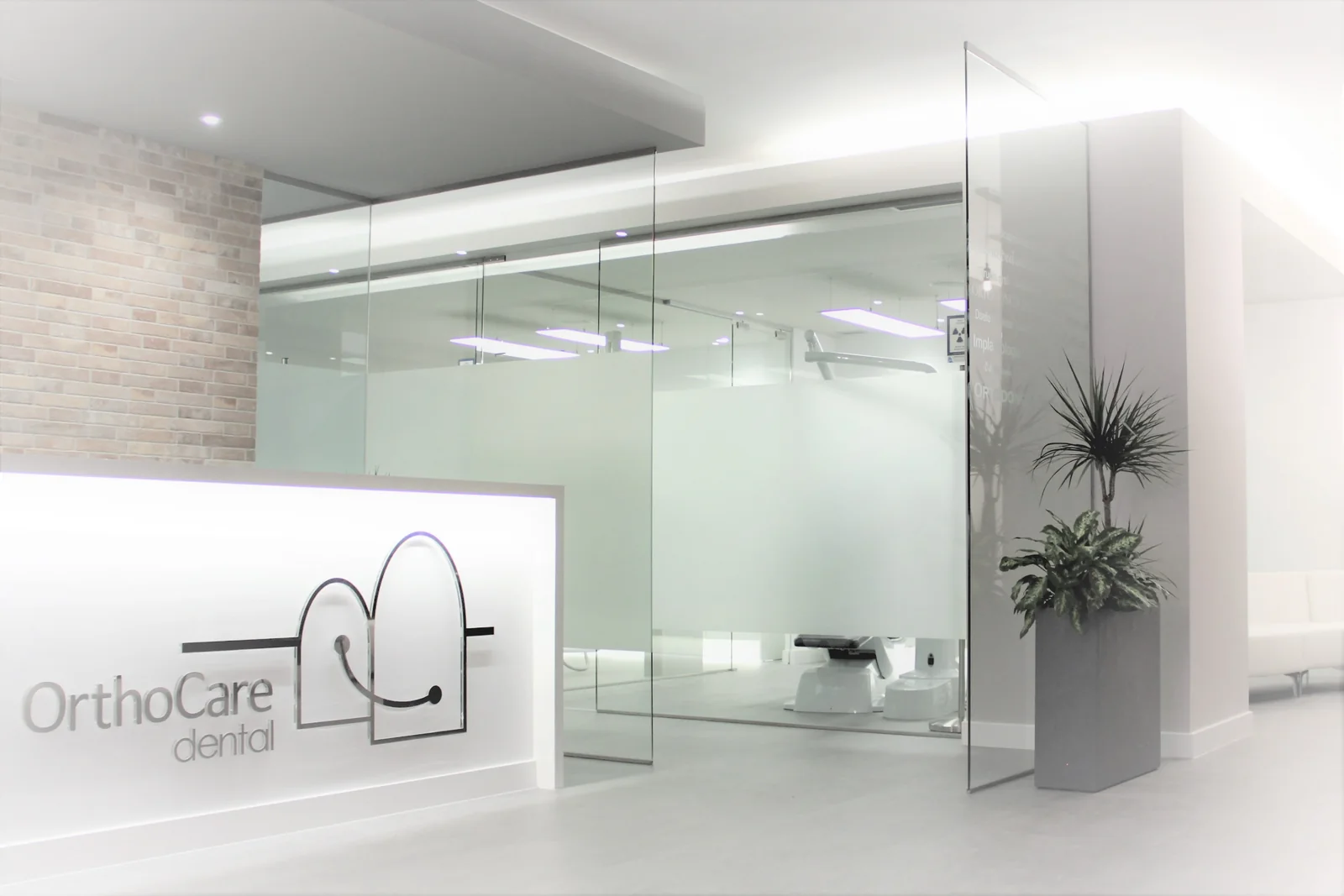 Recepción de Orthocare dental, clínica dental en Boadilla del Monte